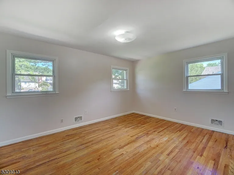 17 Brook Pl — Photo 12
