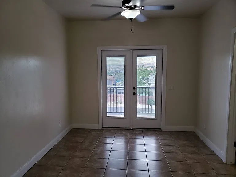 1385 W Clinton Way — Photo 7