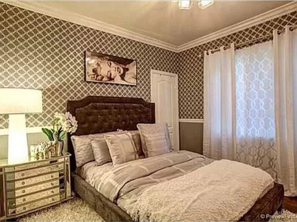 2nd image of 2342 Hummingbird St #2