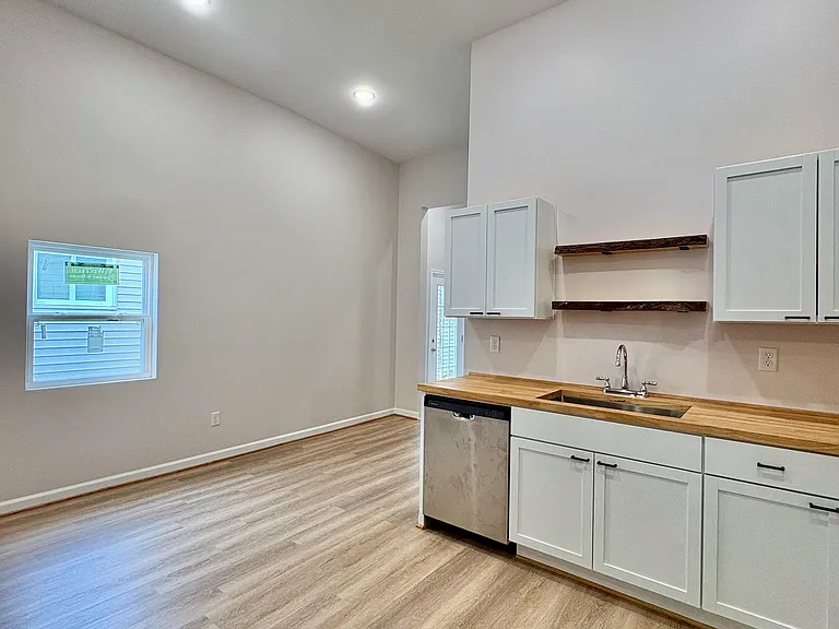 1226 Hull St — Photo 9