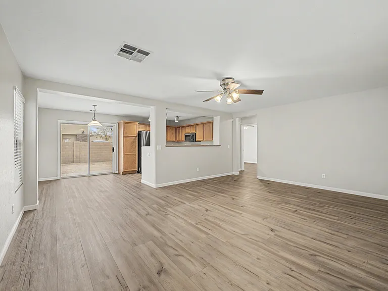 2435 E Olivine Rd — Photo 12