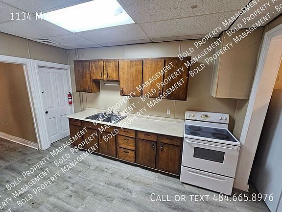4th image of 1134 Mifflin St