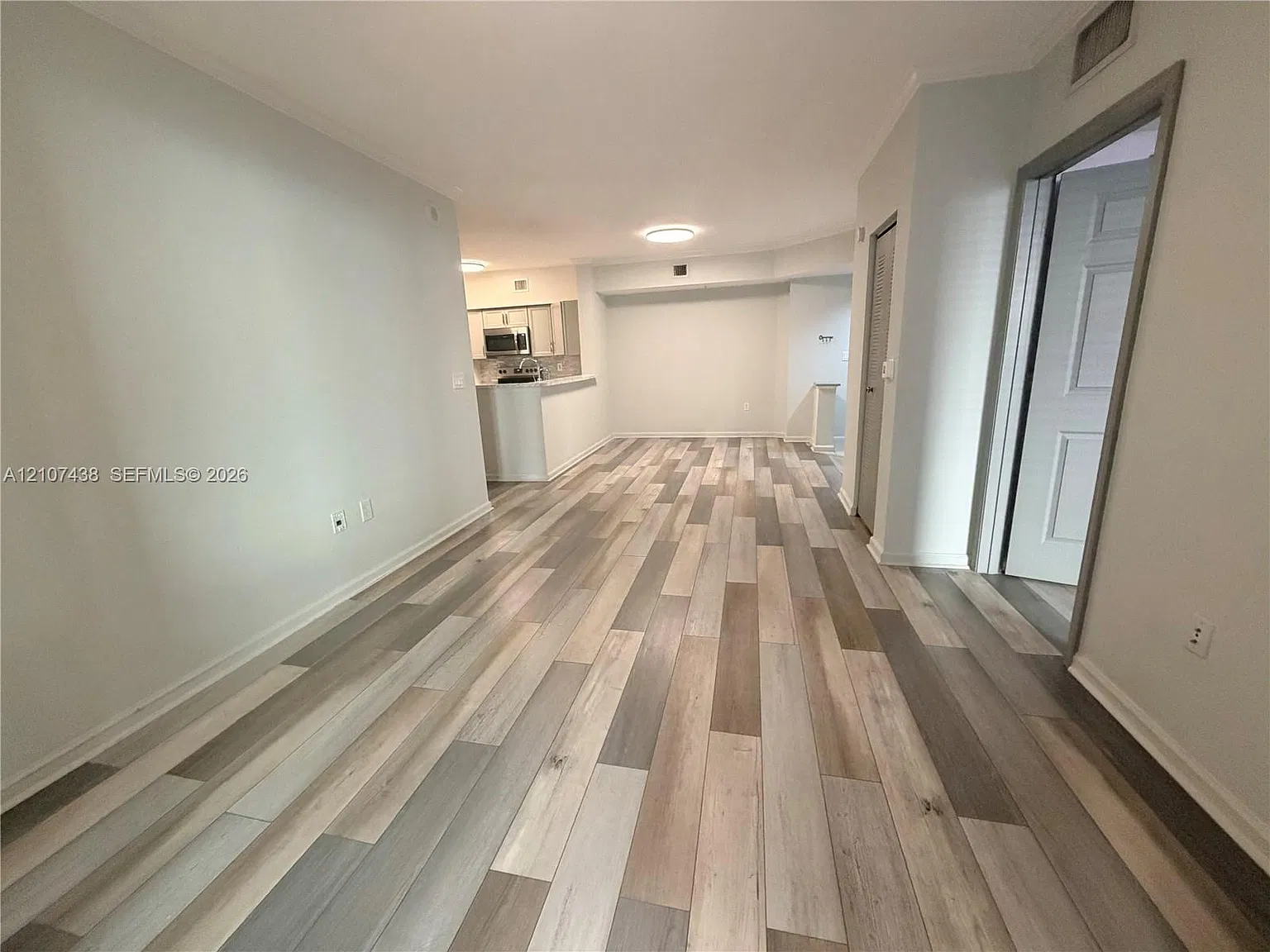 Porto Bellagio Condo — Photo 4