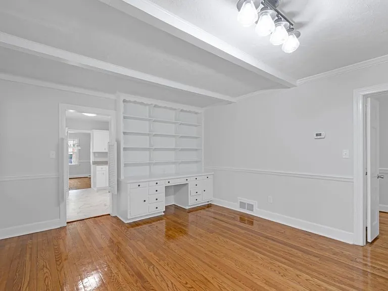 306 Granville Dr — Photo 16