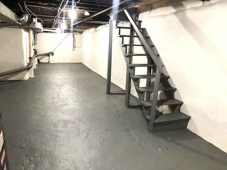 1323 N Allison St — Photo 34