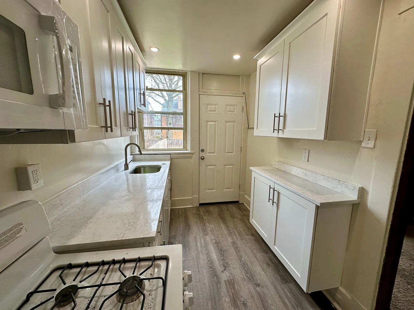 1640-1644-1646 Jancey St #1640 photo 1