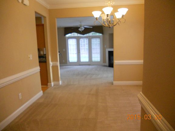 Open and spacious Dining area to living room