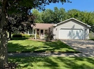 242 E Timberlane Dr, Palatine, IL 60067