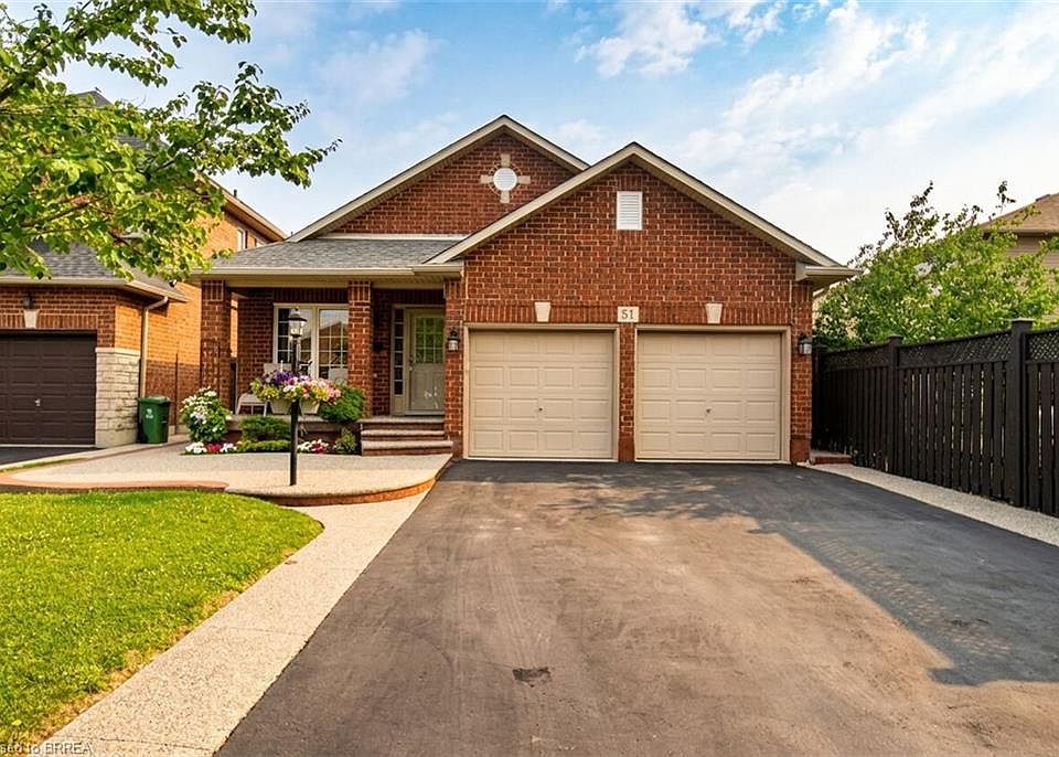 1st image of 51 Sundance Cres