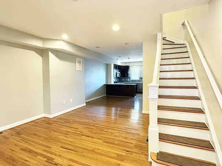 408 Delafield Pl NW — Photo 5