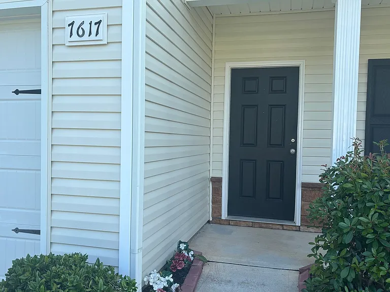 7617 Malden Park Dr — Photo 2