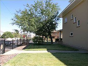 5th image of 700 W Yandell Dr