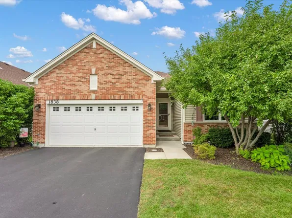 1838 Alta Dr, Volo, IL 60020