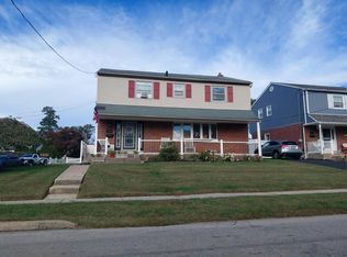 17 Elmwood Ave, Norwood, PA 19074