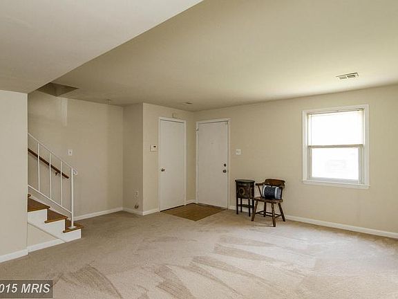 Entry level basement with full light