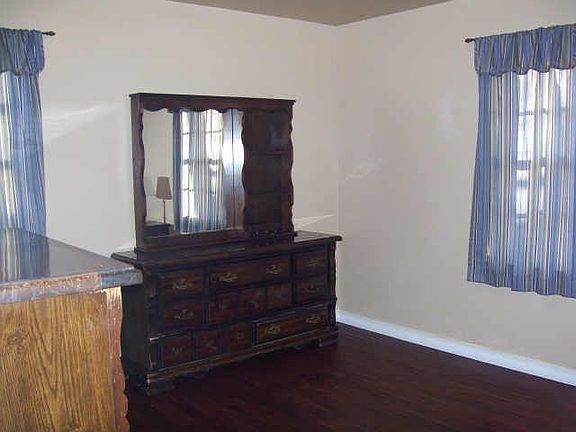 3rd image of 1315 Gary Dr