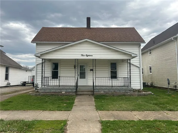 418 N 8th St, Coshocton, OH 43812