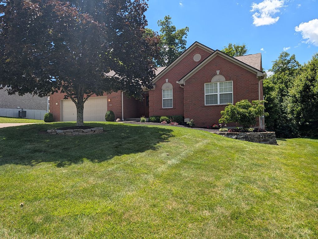 1114 Pinewood Dr - Property Image
