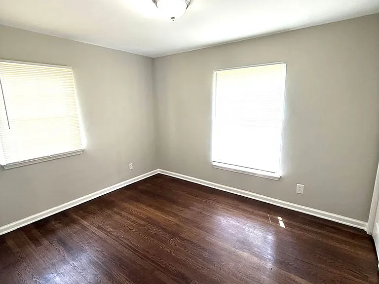 1805 Gillespie Dr — Photo 10