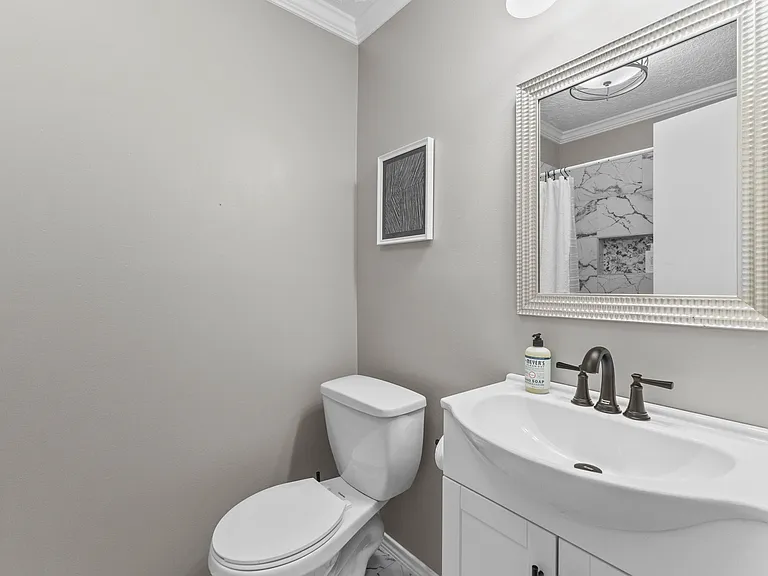 9731 Appleridge Dr — Photo 12
