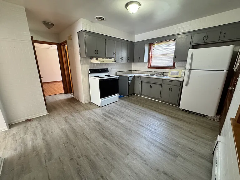 4425 W 55th St #1R — Photo 2
