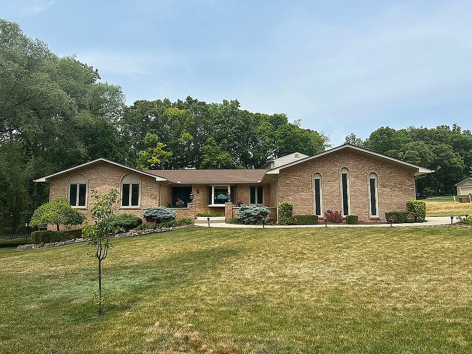 1st image of 318 Ridgewood Rd