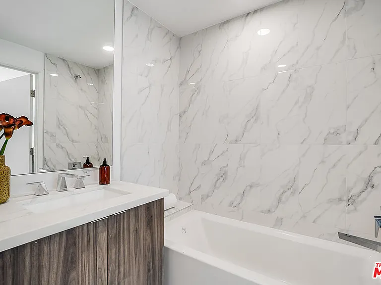 1021 S Shenandoah St #501 — Photo 12