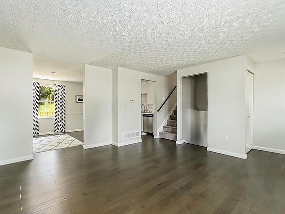 4th image of 3703 Paris Blvd E