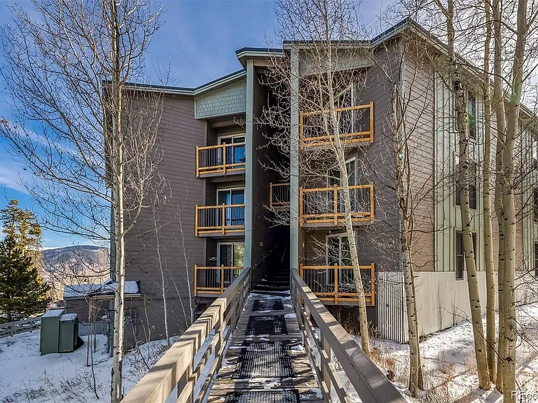 2200 Lodge Pole Cir #B-306 — Photo 2