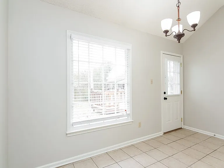 8679 Old Post Rd — Photo 5