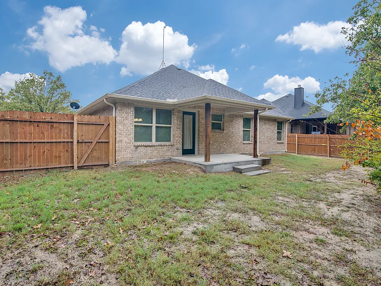 2734 Waters Edge — Photo 24
