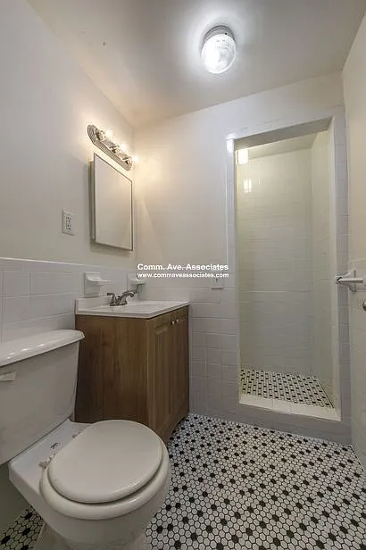2 bed, 1.0 bath, $2,650 — Photo 4