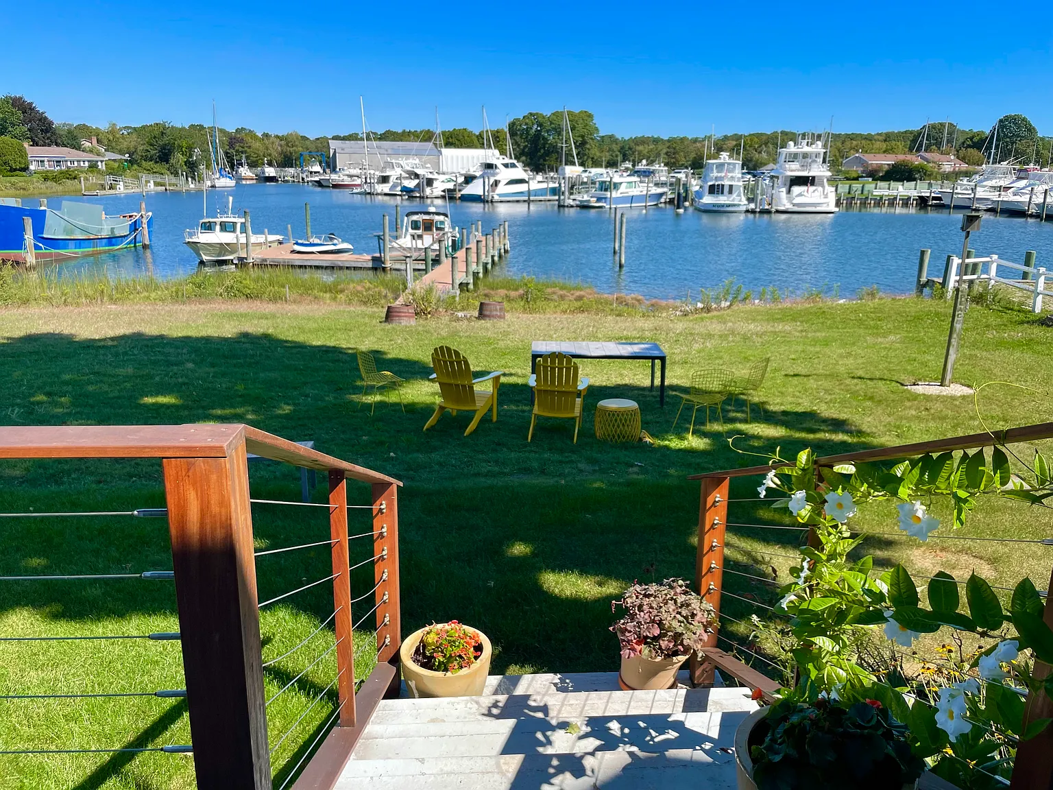 Modern Waterfront Treasure — Photo 2