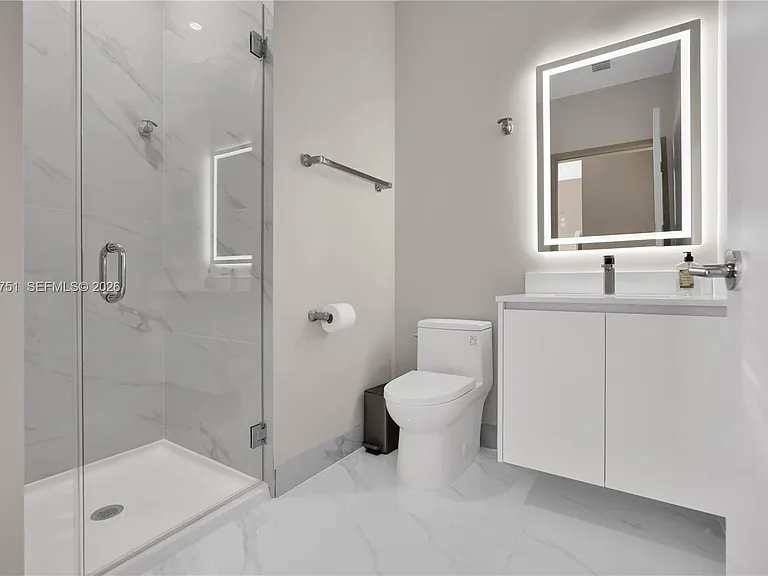 700 NE 24th St #Penthouse 5801 — Photo 25