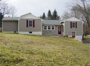 10 Boulder Field Rd, Califon, NJ 07830