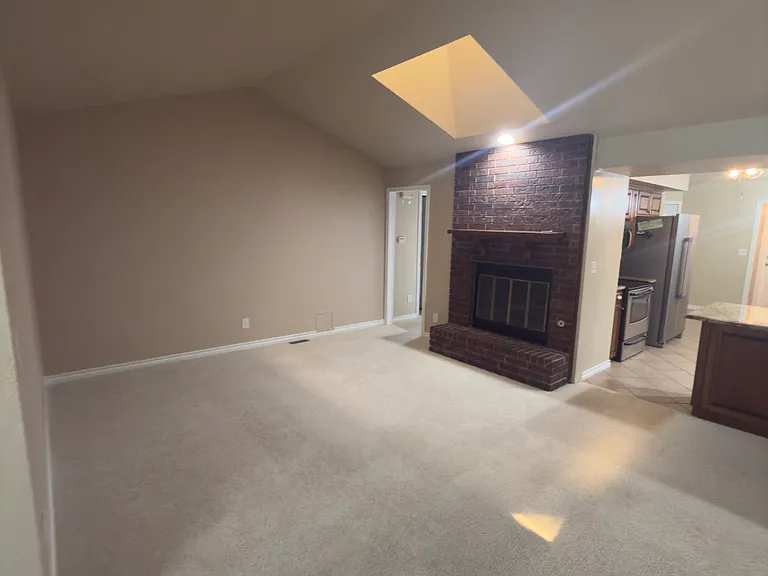 1010 Bluestem Rd — Photo 4
