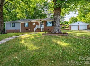 704 Dogwood Ave, Lincolnton, NC 28092