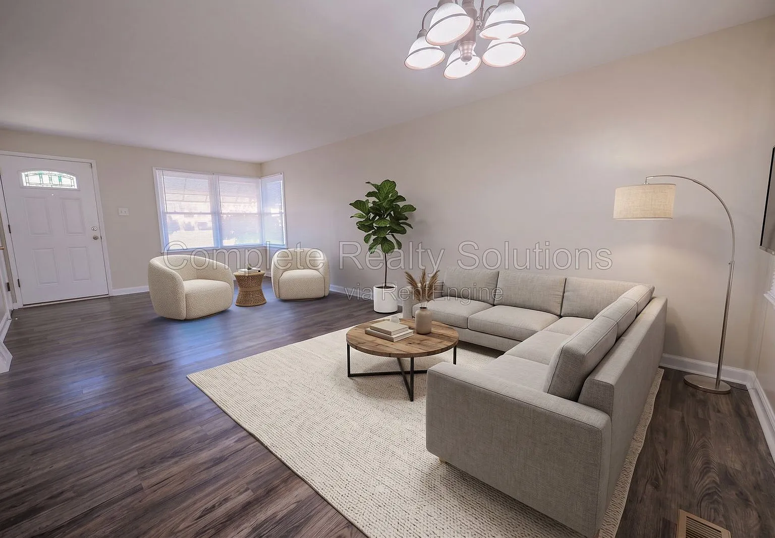 3 bed, 1.0 bath, 912 sqft, $1,300 — Photo 1