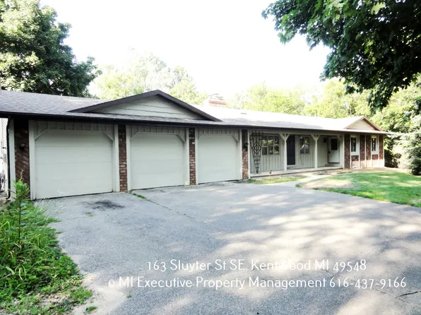 163 Sluyter St SE, Kentwood, MI 49548