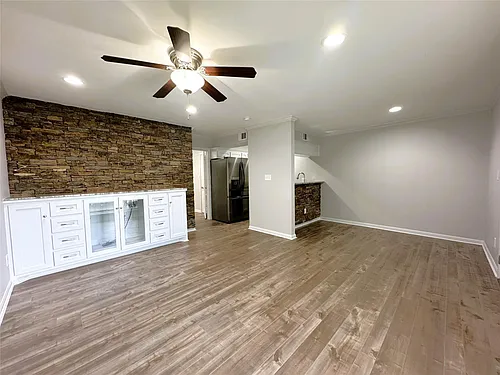 5333 Richmond Ave Photo 1