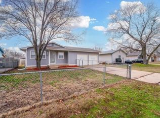 1921 E Idlewild Dr, Wichita, KS 67216