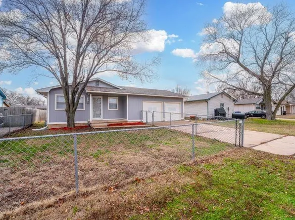 1921 E Idlewild Dr, Wichita, KS 67216