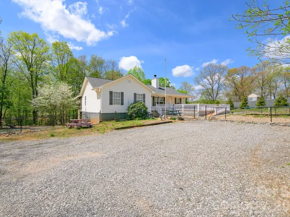 533 Tuckers Grove Rd, Statesville, NC 28625