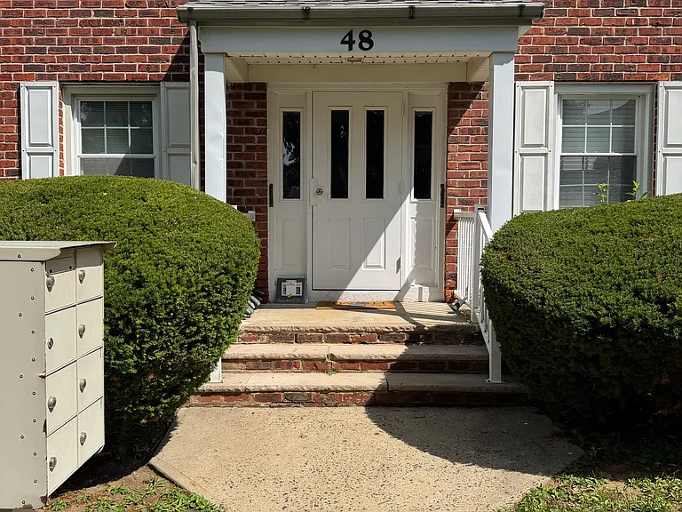 48 Stonehurst Blvd #C — Photo 2