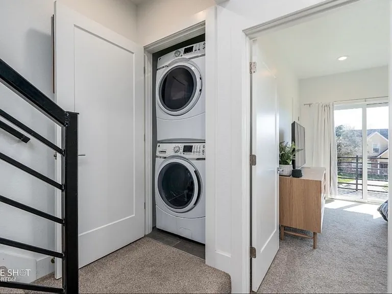 718 Orange St — Photo 11