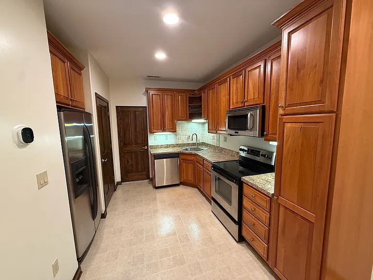 23158 Town Run Dr — Photo 11
