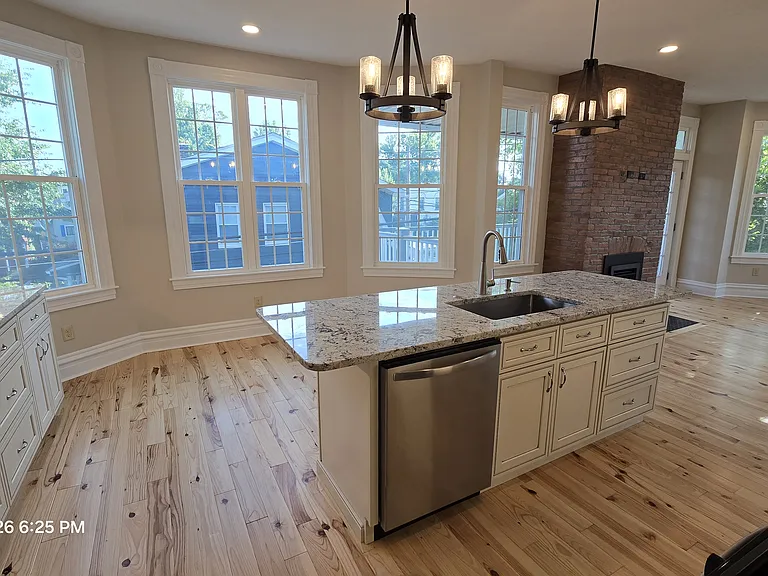 208 Center Ave #2 — Photo 2