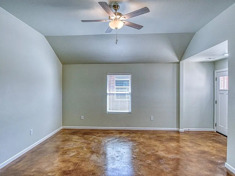 2713 Clifton Ter — Photo 6
