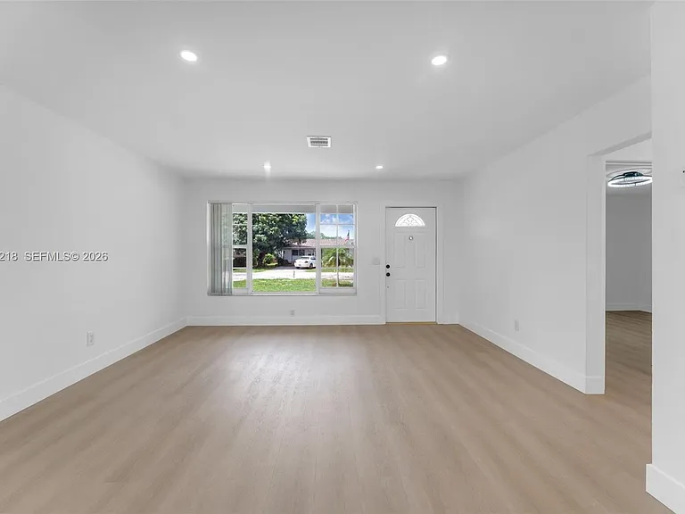 7150 SW 10th St — Photo 17