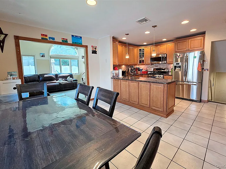 110 Briarwood Ln — Photo 11